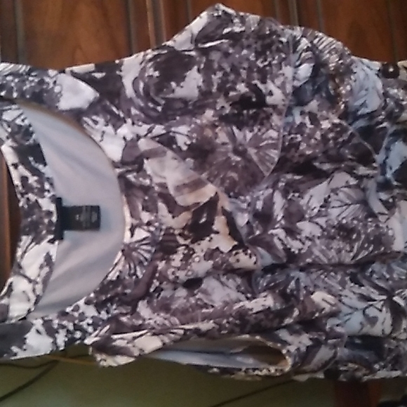 dress - Picture 1 of 4